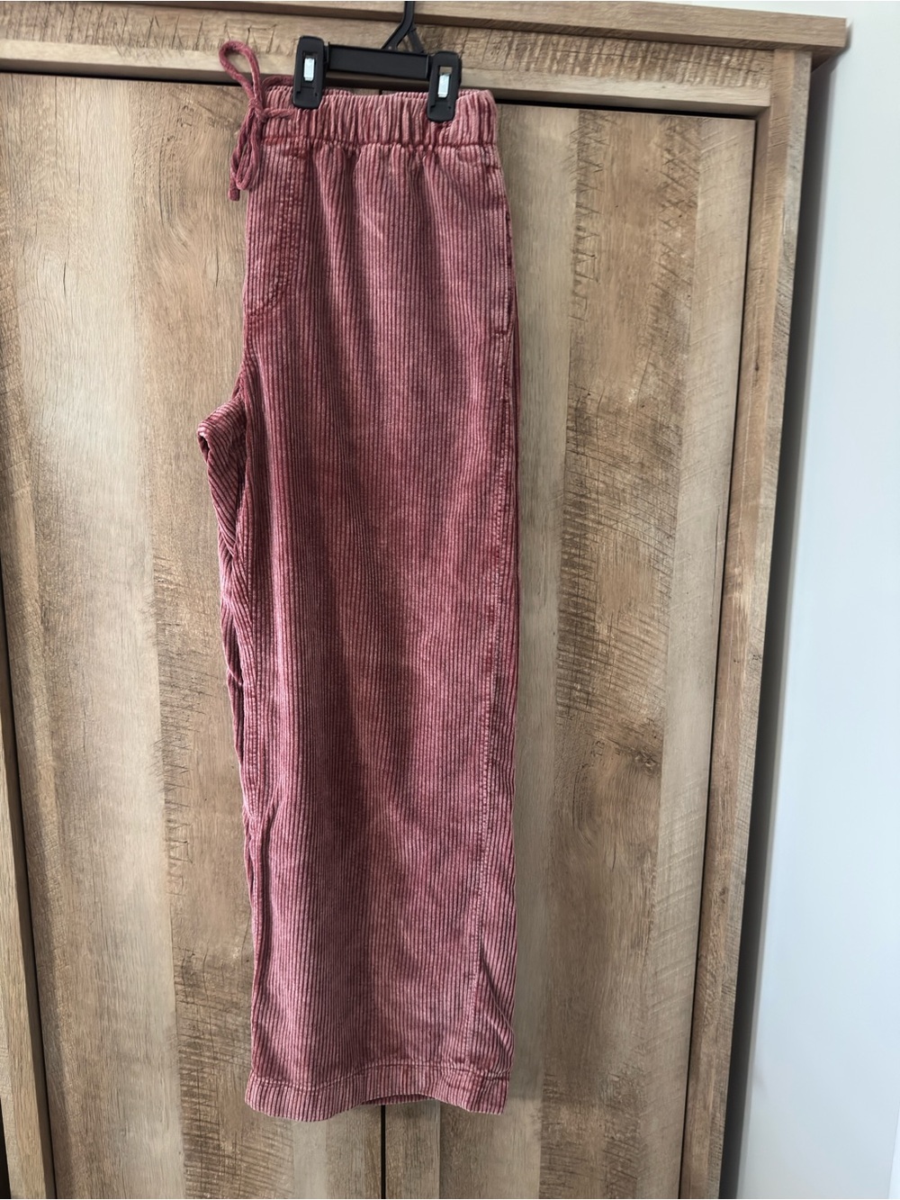 American Eagle Stretch Corduroy Low-Rise Baggy Wide-Leg Pant - Picture 3 of 8
